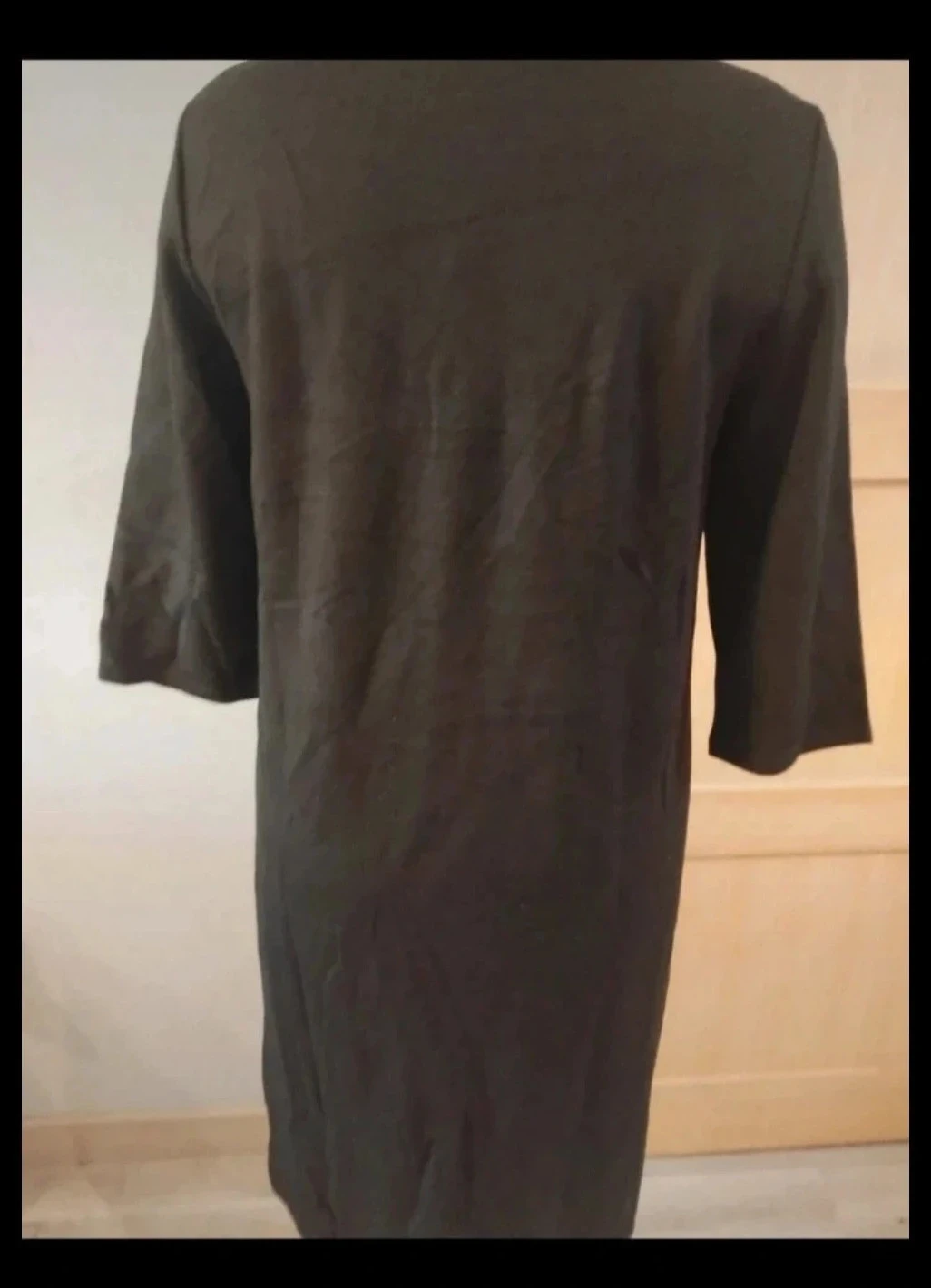 Vestido preto com detalhe dourado em cada lado CKS T40 novo – photo 6